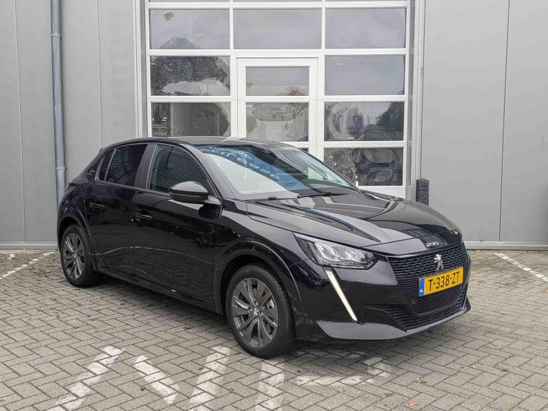 MAIN Peugeot 208 Style 50kWh 136 (5d) 100kW 50kWh ev 3 fase style 100kW aut Occasion
