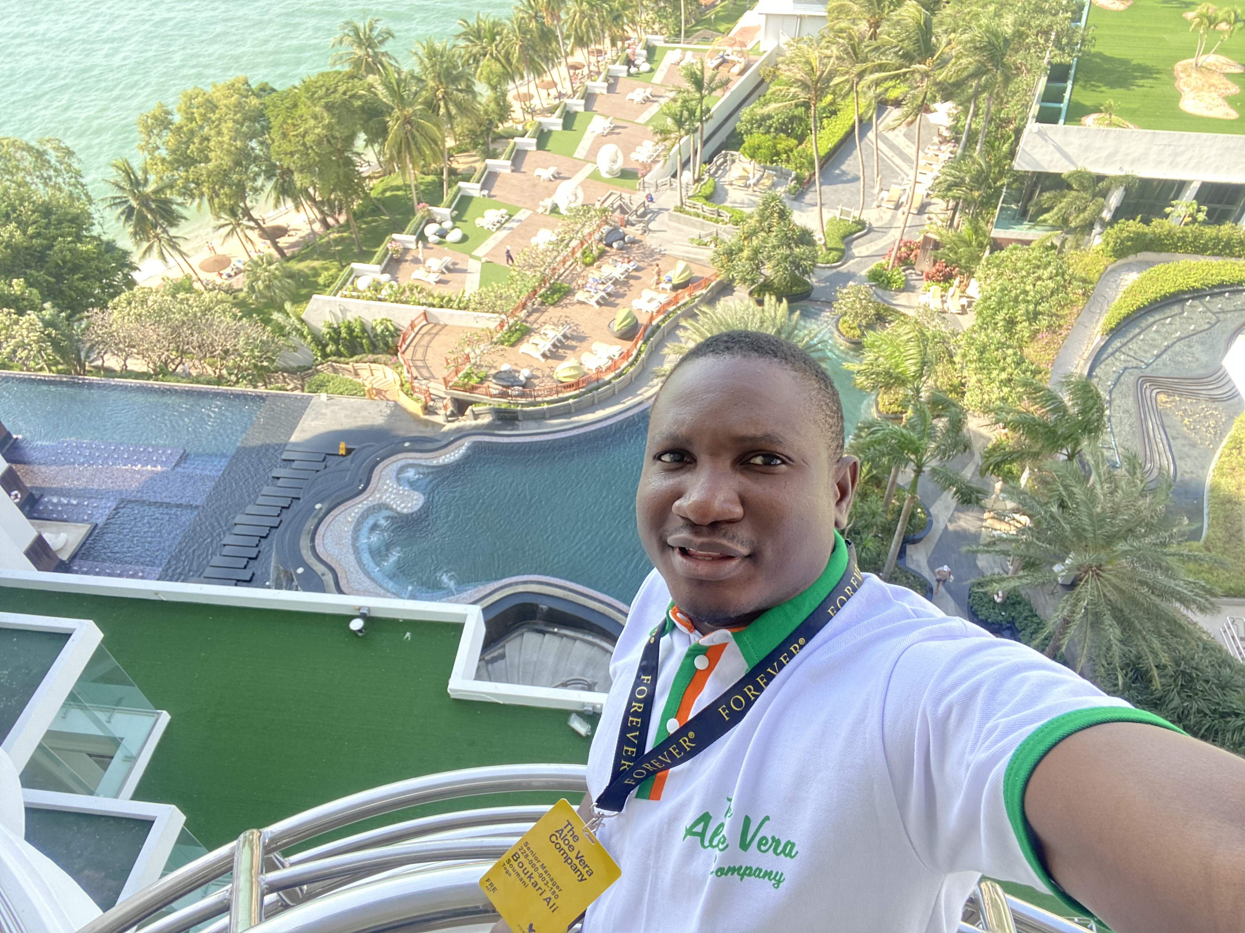 <strong>LES VOYAGES: 2 destinations annuelles tout frais payés (2 billets d’avion, hébergement & restauration)</strong>