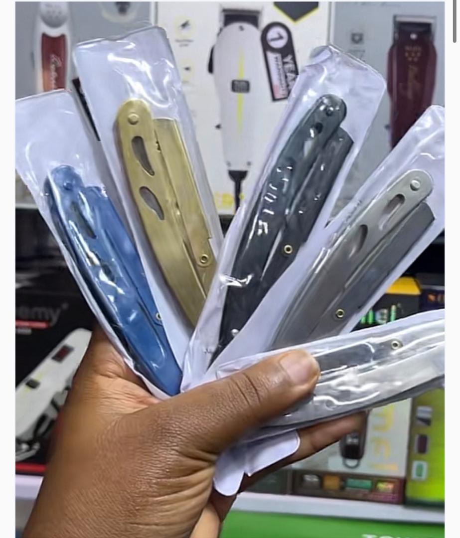 Blade holder