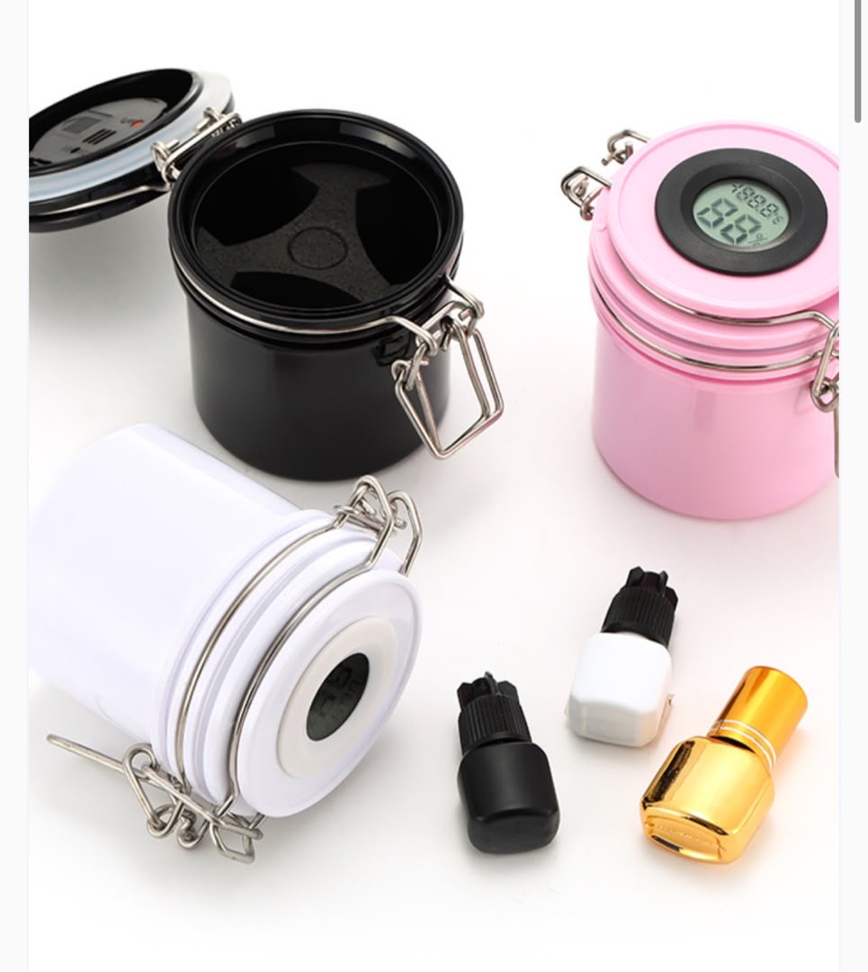 Airtight lash glue storage tank
