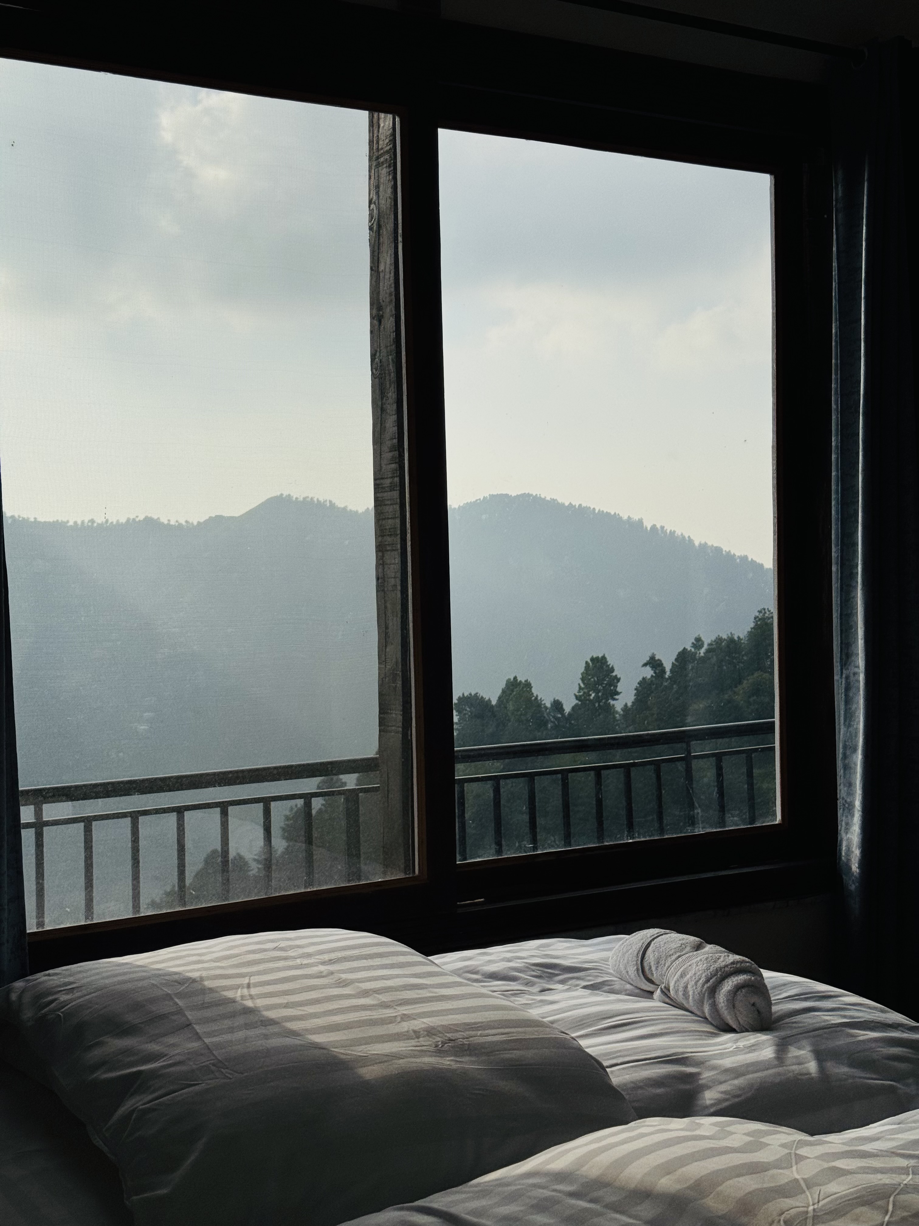 4-Bedroom Lower Ground Valley View Stay – Nathia Gali photo 4 in Nathia Gali, Pakistan