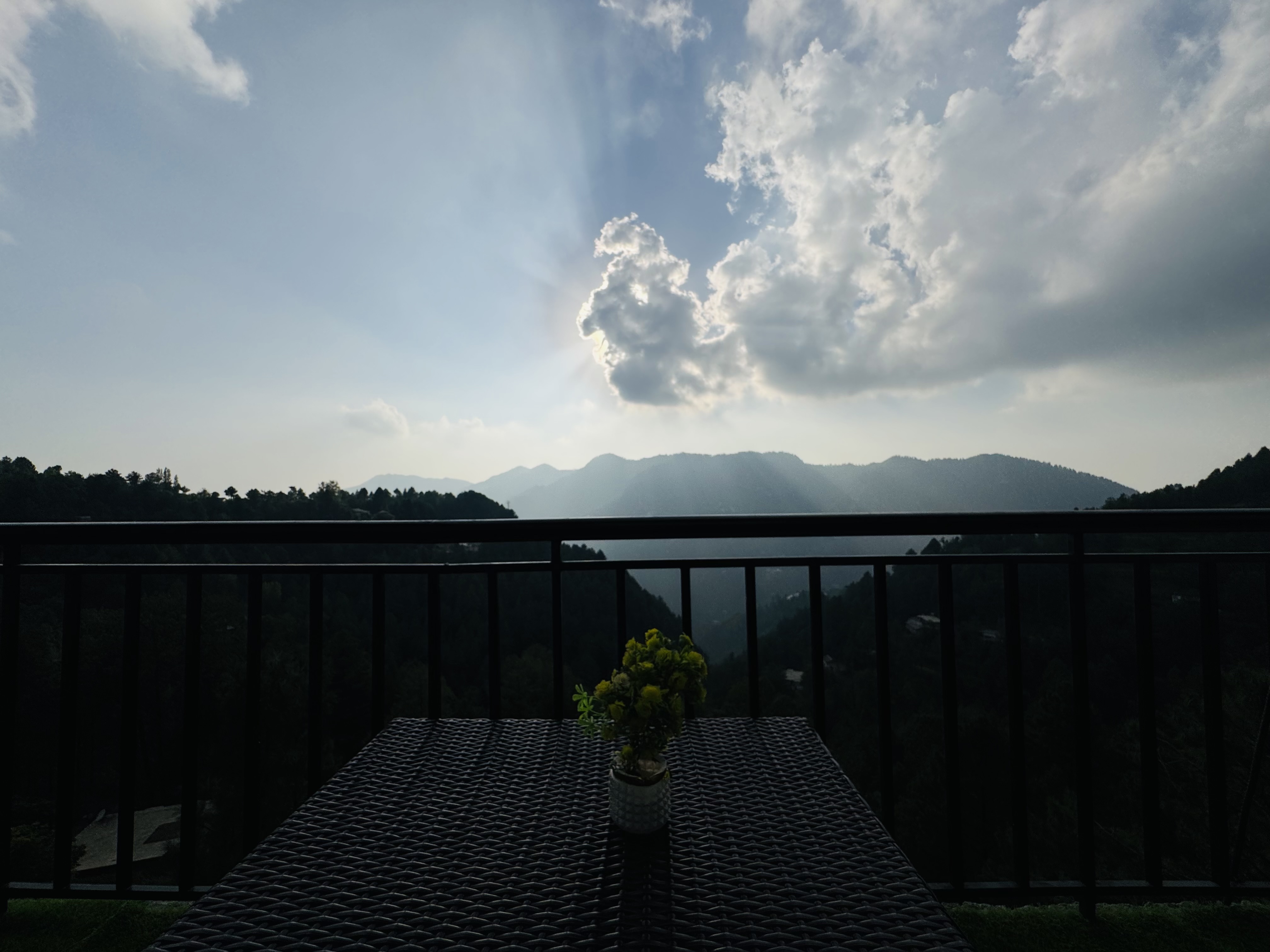 4-Bedroom Lower Ground Valley View Stay – Nathia Gali