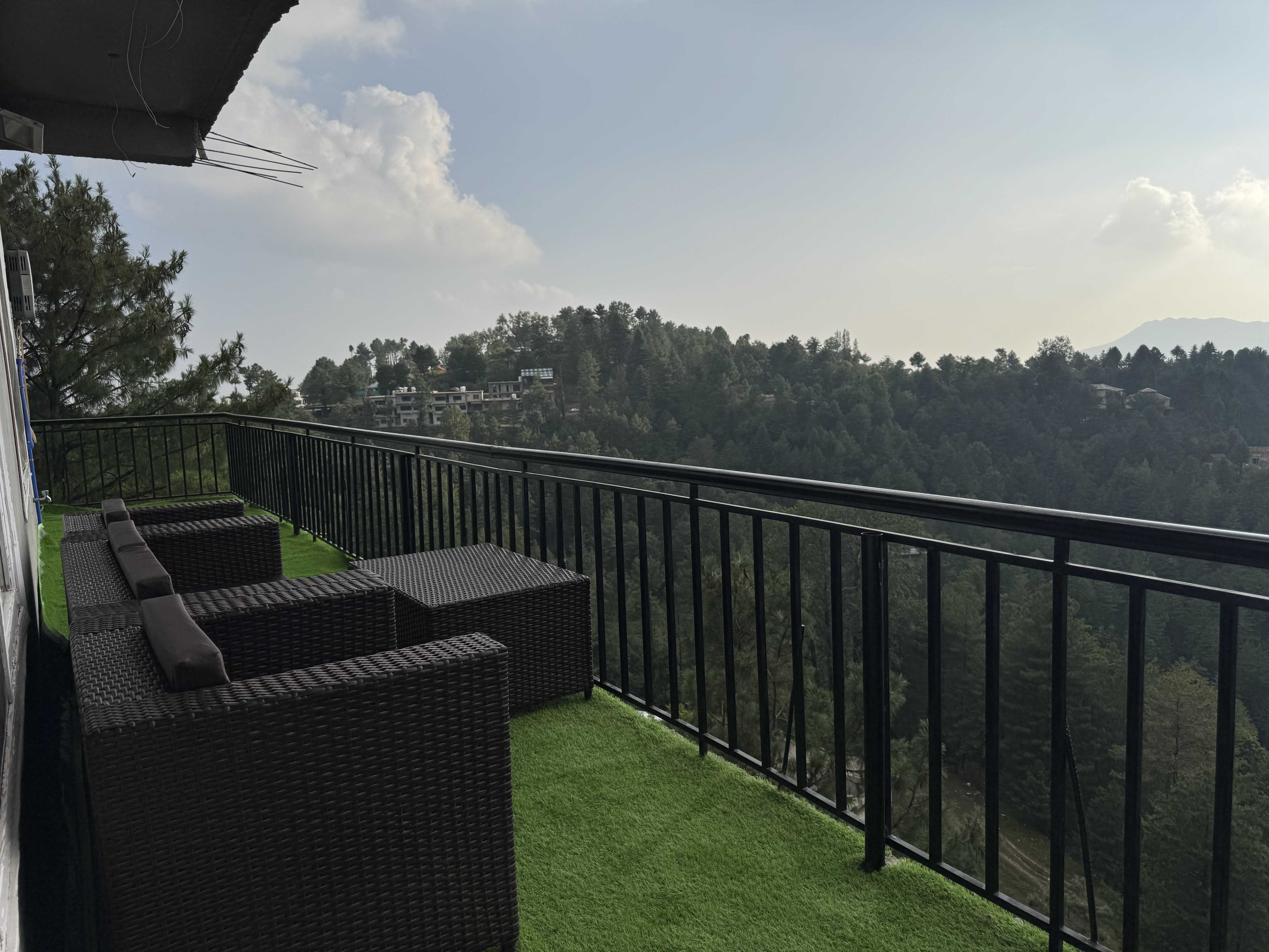 4-Bedroom Lower Ground Valley View Stay – Nathia Gali photo 8 in Nathia Gali, Pakistan