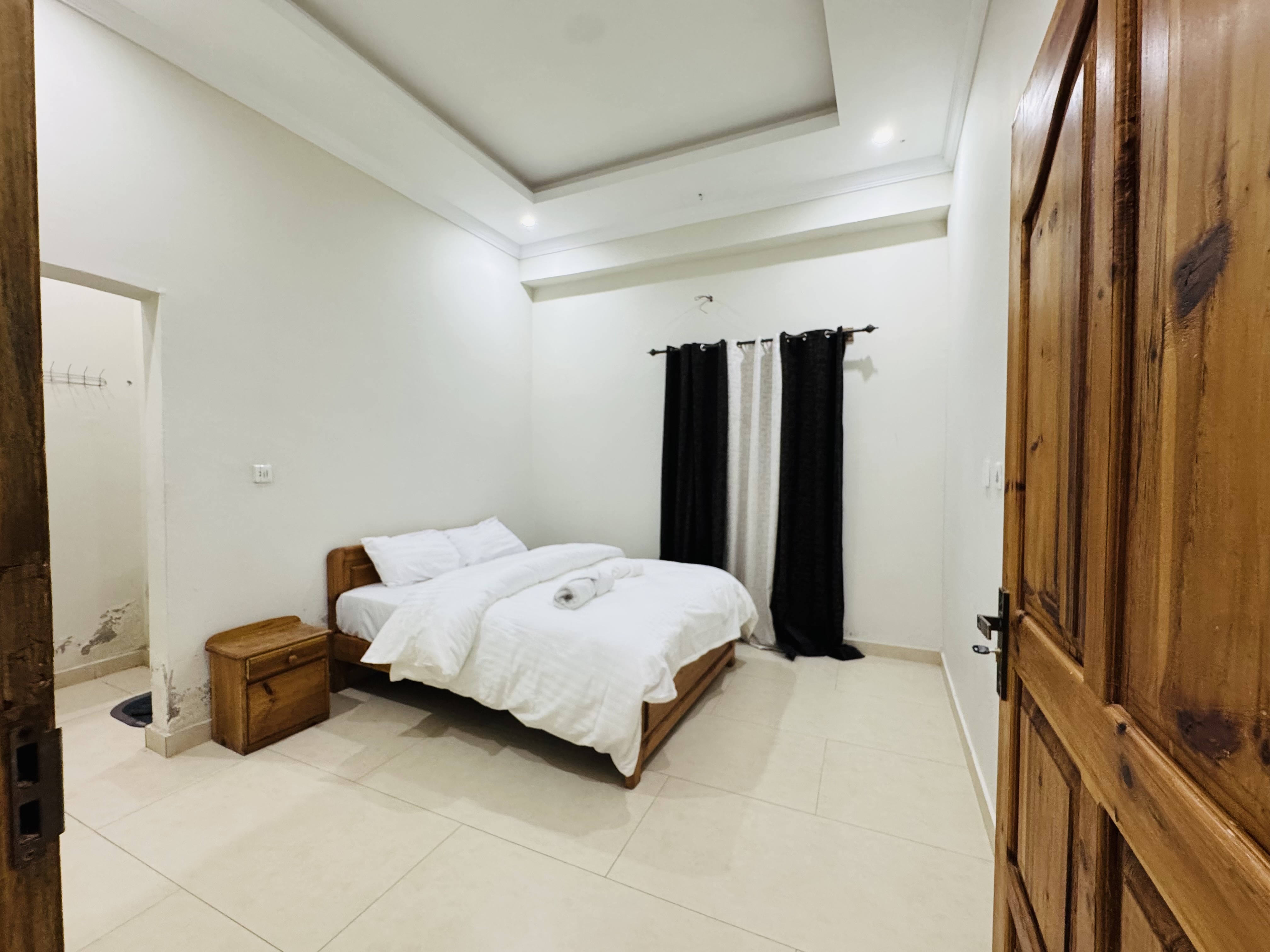 4-Bedroom Lower Ground Valley View Stay – Nathia Gali photo 11 in Nathia Gali, Pakistan