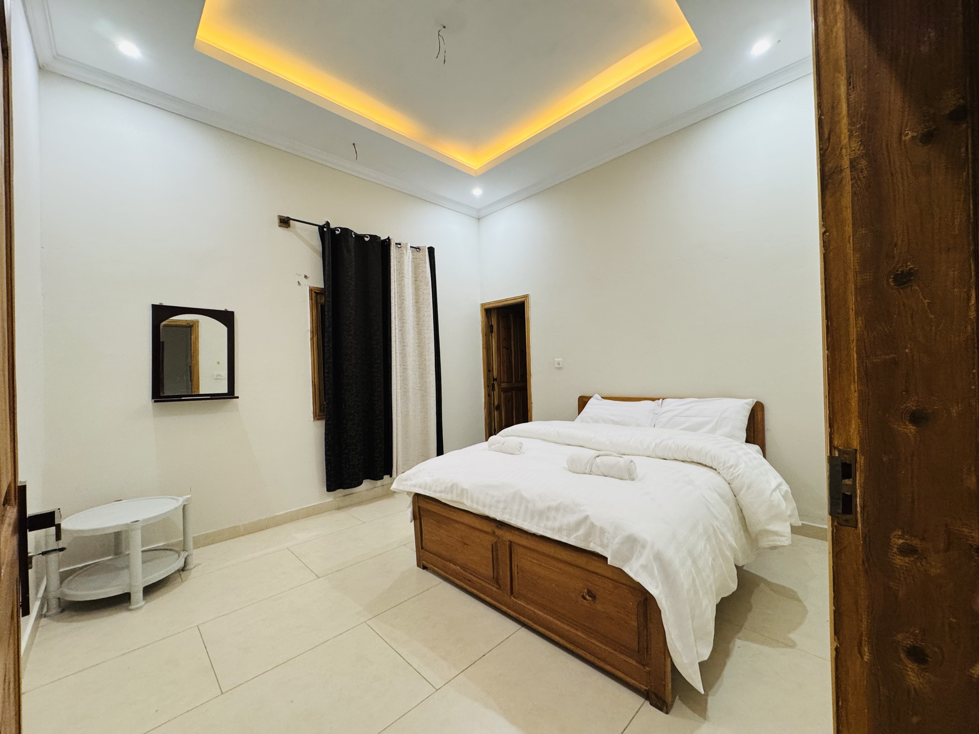 4-Bedroom Lower Ground Valley View Stay – Nathia Gali photo 12 in Nathia Gali, Pakistan
