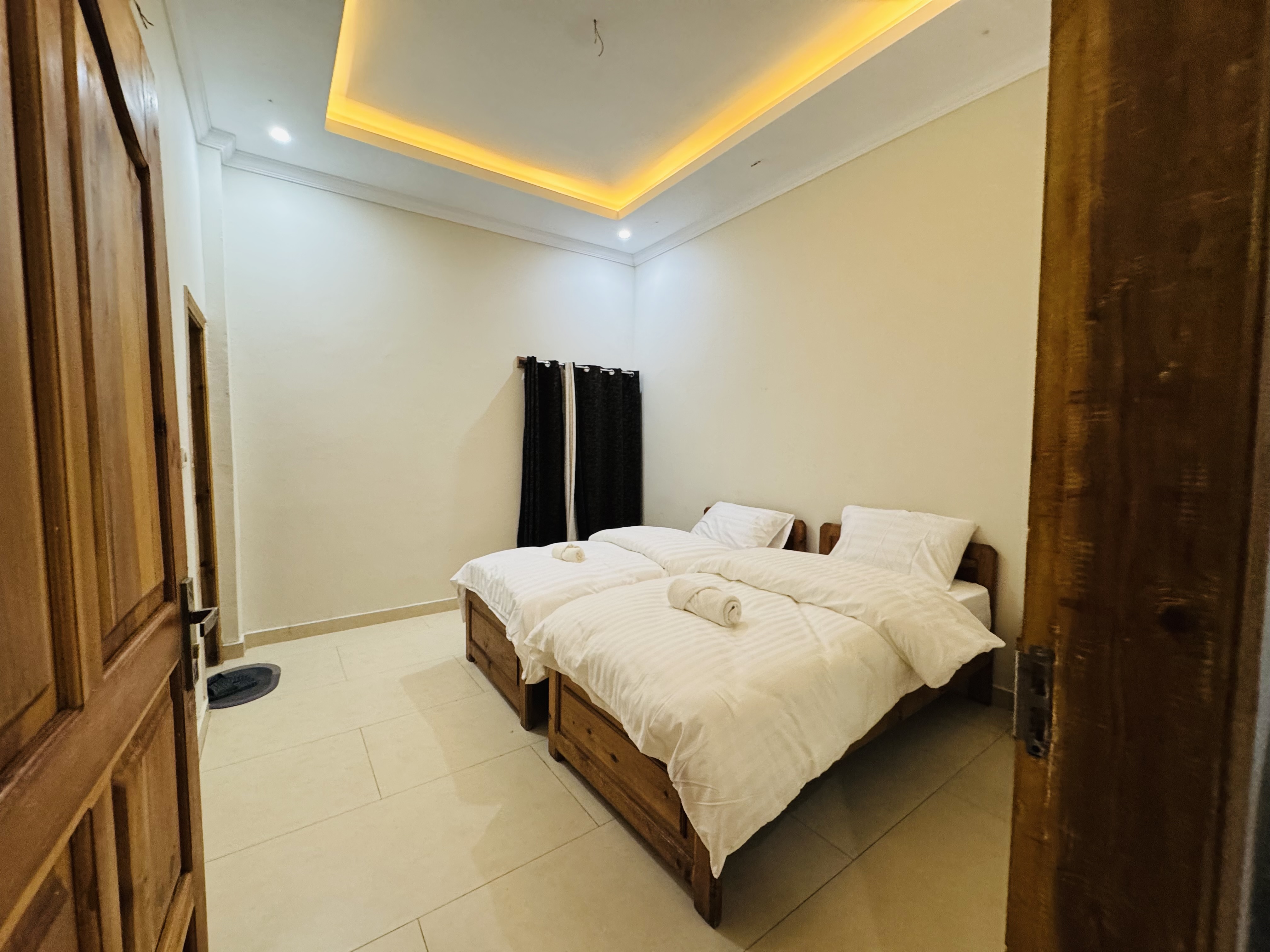 4-Bedroom Lower Ground Valley View Stay – Nathia Gali photo 14 in Nathia Gali, Pakistan