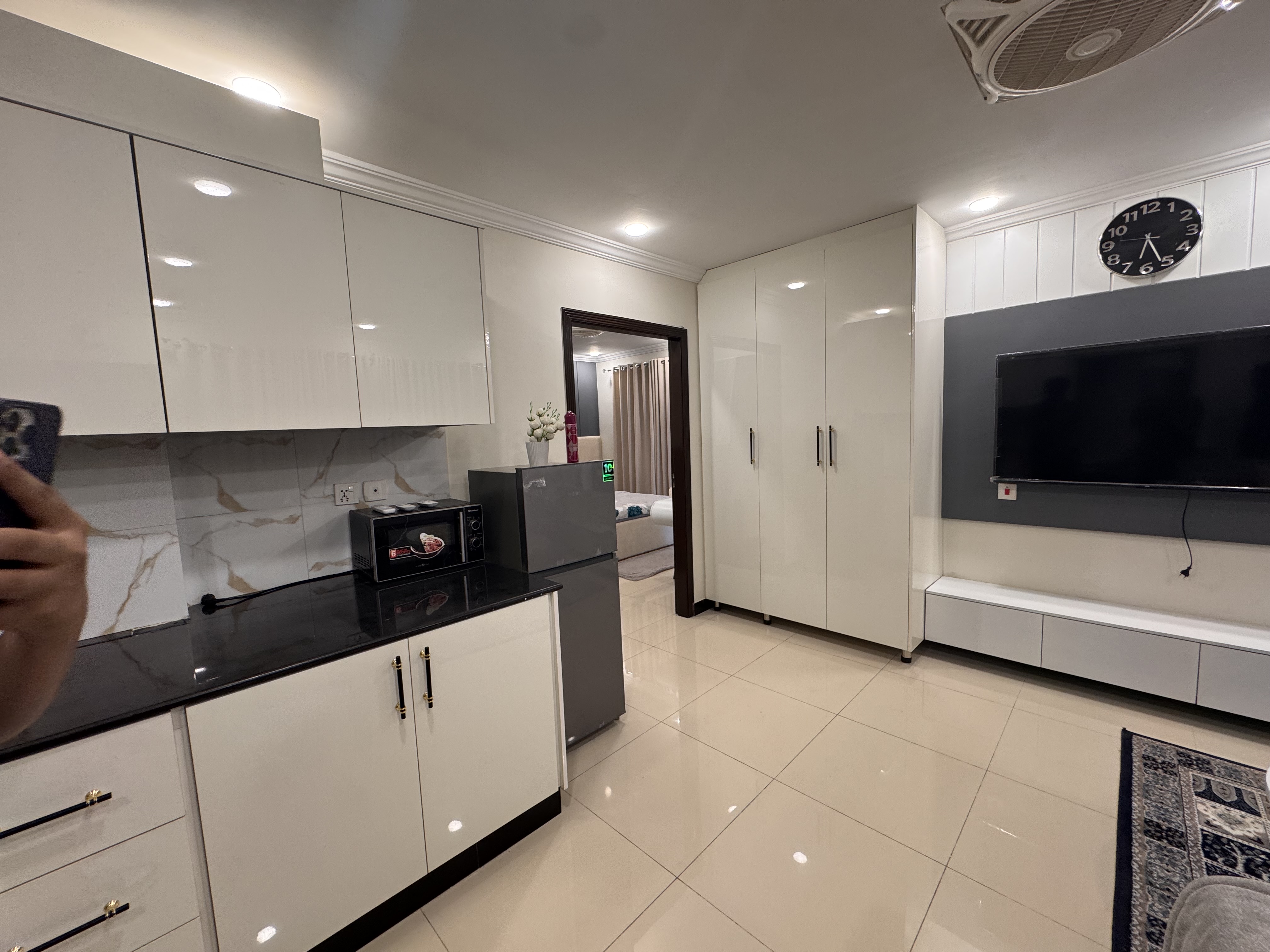 2-Bed Fully Furnished Penthouse for Rent in Bahria Enclave Islamabad photo 17 in Islamabad, Pakistan