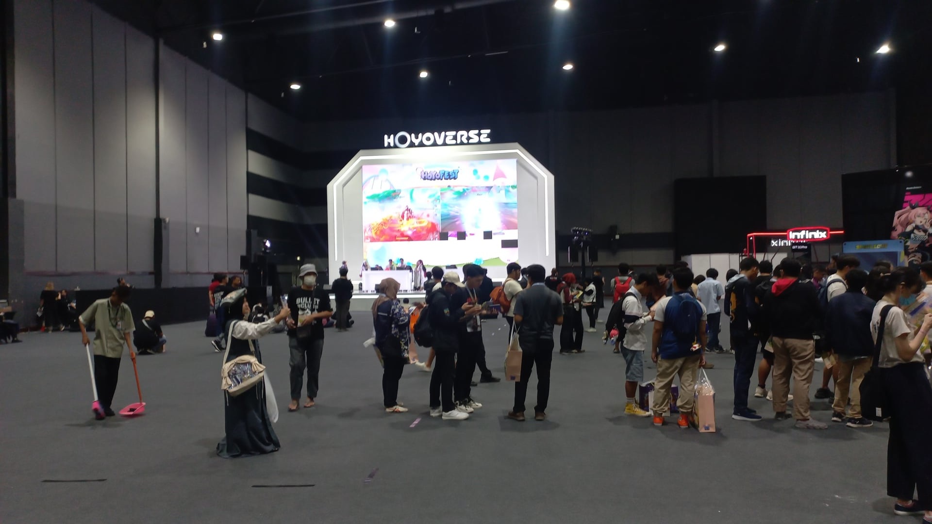 Merasakan Pengalaman Hoyofest 2025 Surabaya
