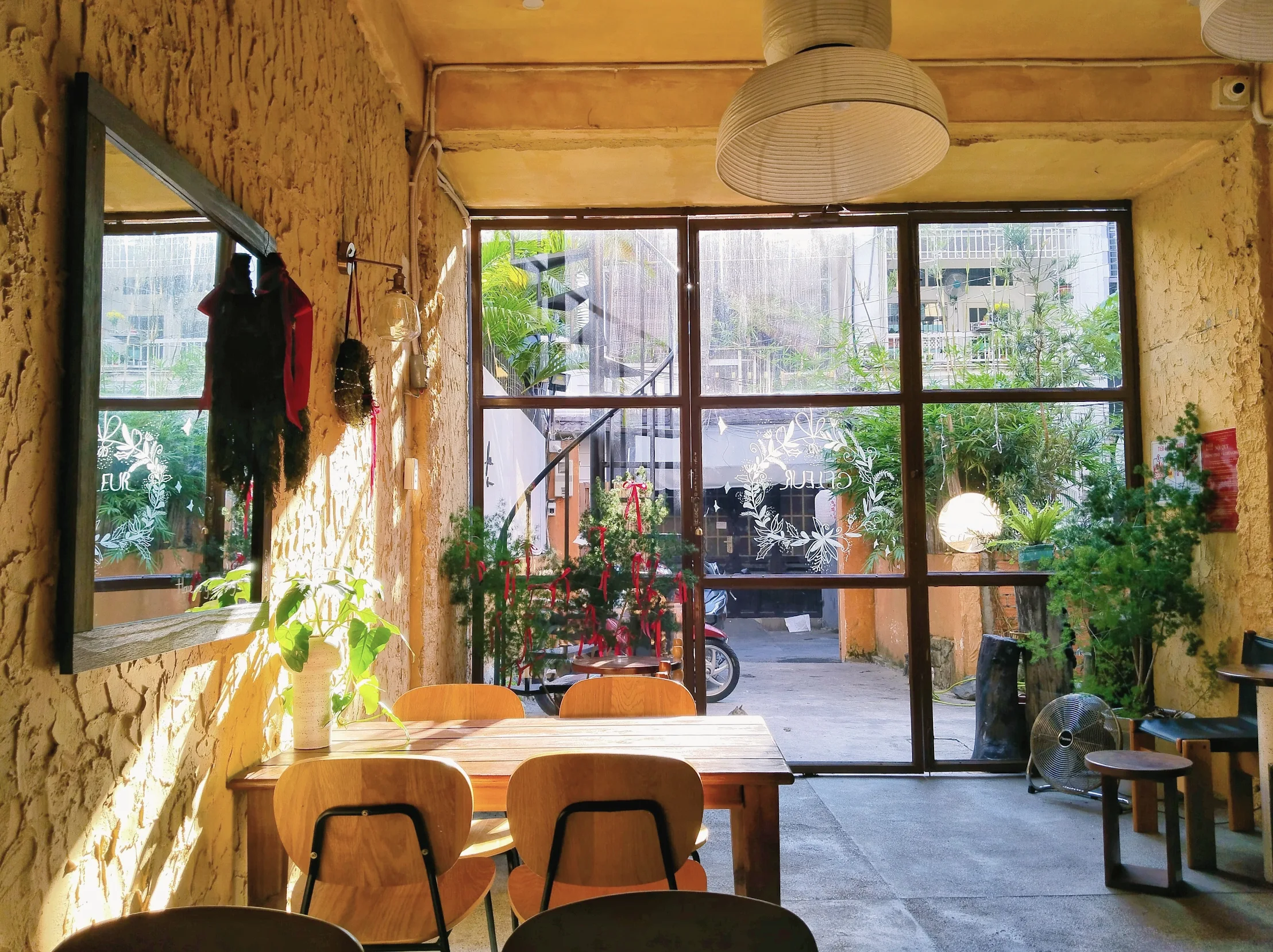 C.Fleur Cafe