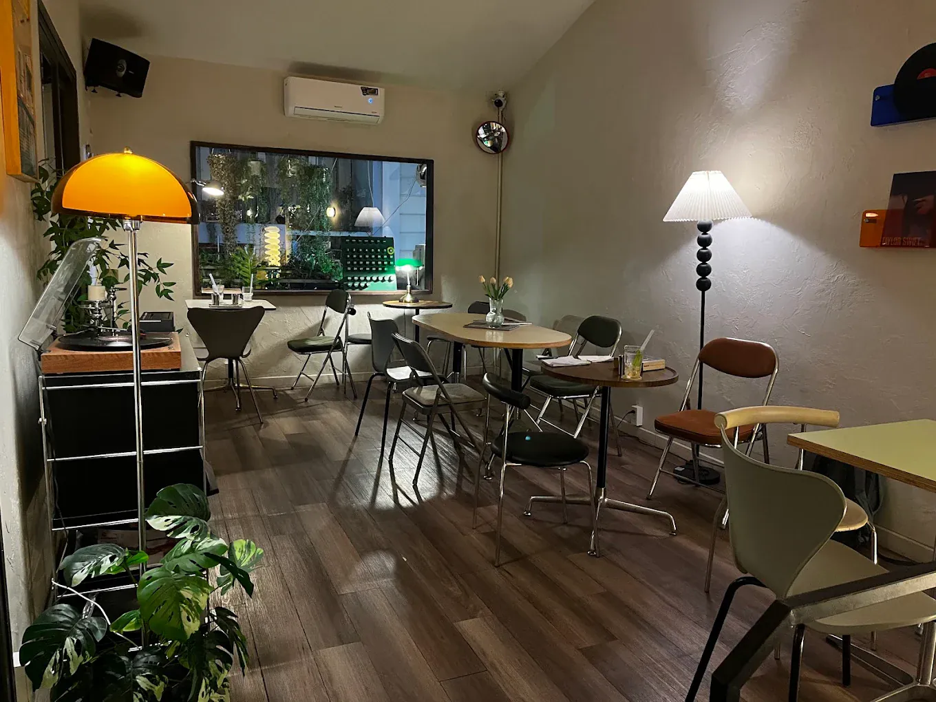 The Muse Cafe 5