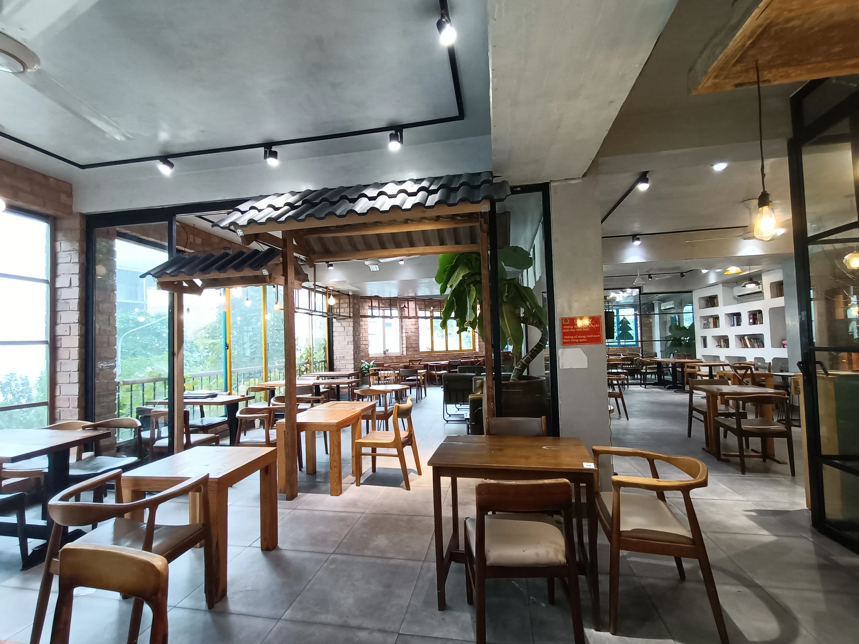 Bamos Coffee Quận 7 - Khu Kim Sơn thumbnail 3