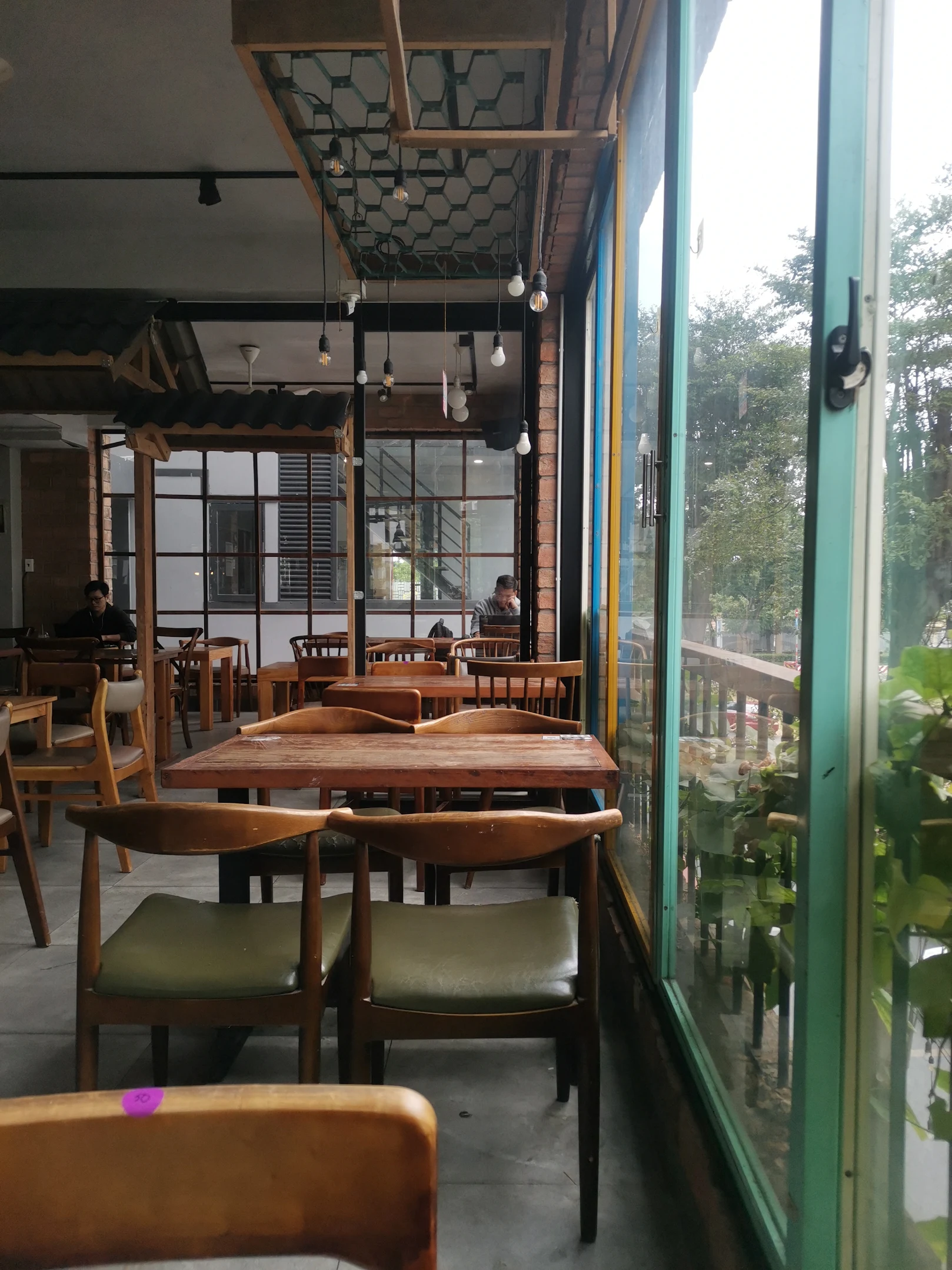 Bamos Coffee Quận 7 - Khu Kim Sơn 4
