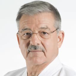 Senior Master Roger Bornstein