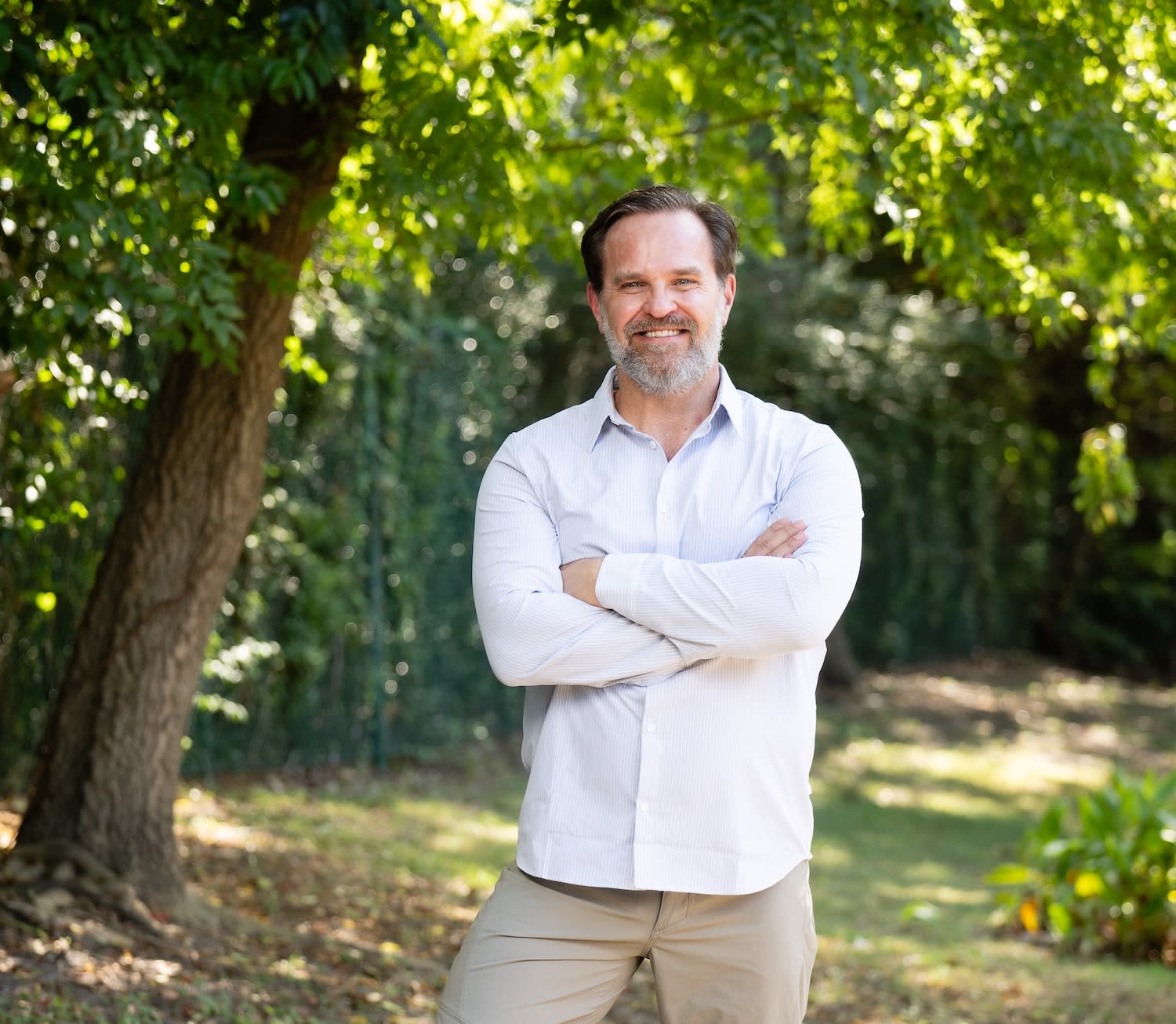 I help athletic men and women in their 40s, 50s, and 60s get out of pain and back to feeling strong, mobile, and confident again.
