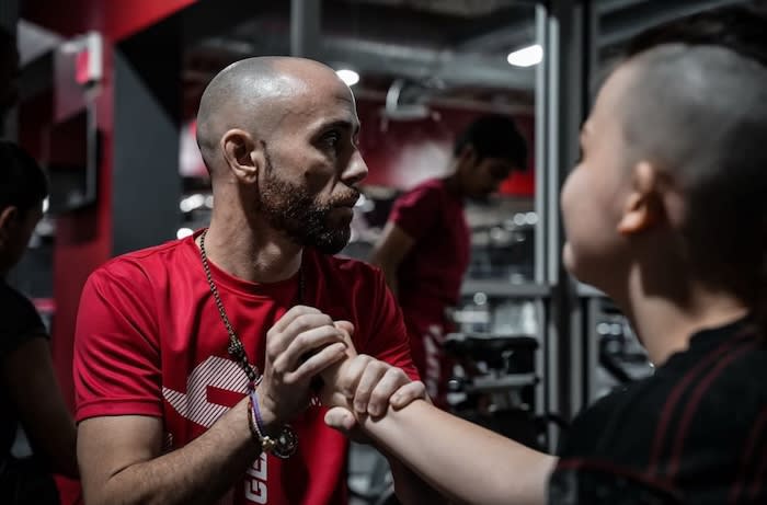 Instructor Coach Jesse with Platinum Training Facility.