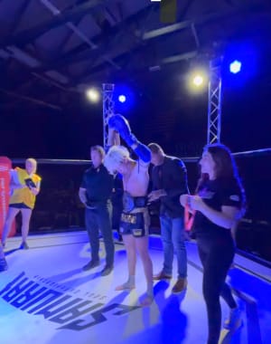 Albracht wins Arizona Super Welterweight Title