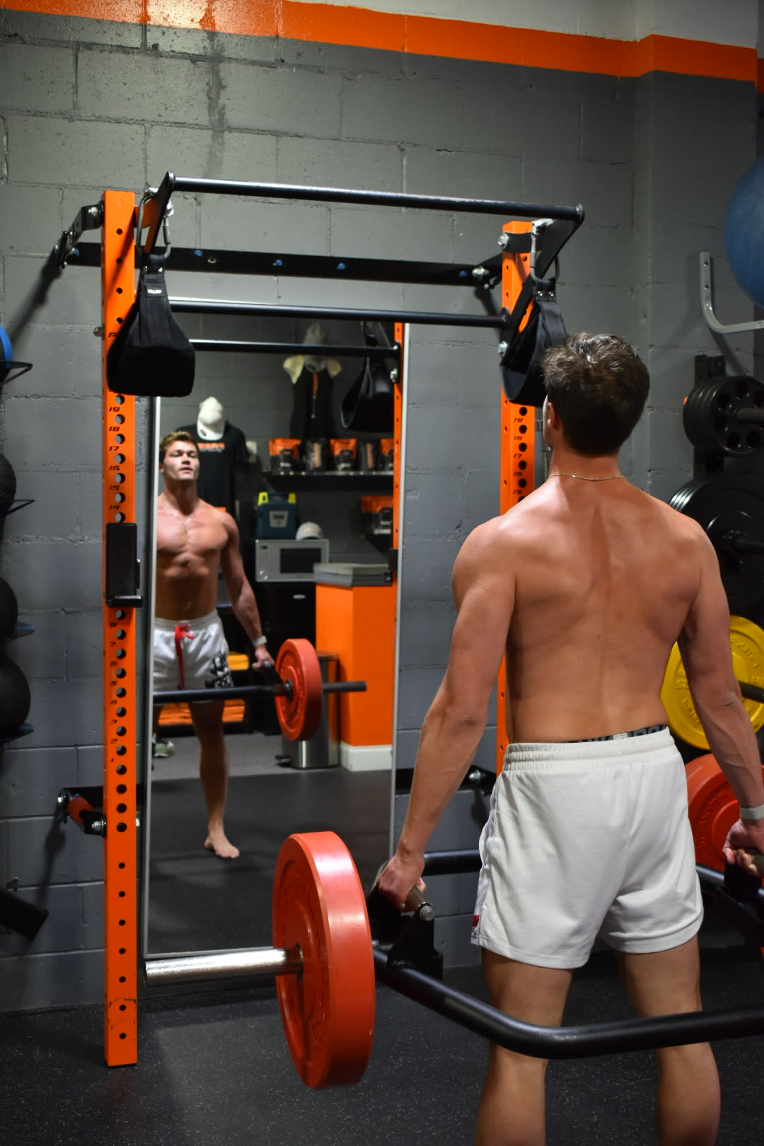 Weightlifting training styles