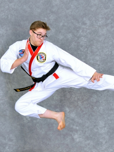 Simon Taylor in Maryville - Church's Taekwondo America