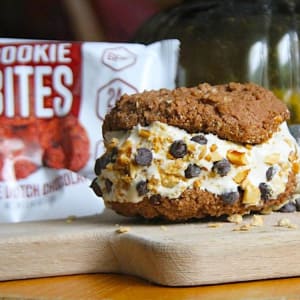 Recipe: Peanut Butter "Ice Cream" Cookie Sandwhich