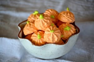 Recipe: Aquafaba Meringue "Pumpkin" Cookies