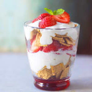 Tips and Ideas for Smart Food Choices: Fruit Berry Yogurt Parfait