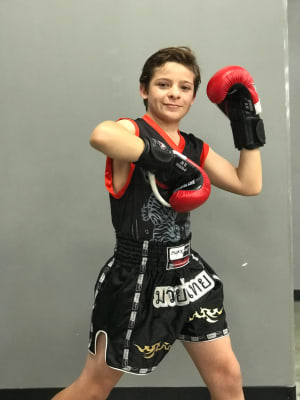 Youth Muay Thai "hits" Tracy!