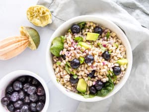 Berry and Barley Spinach Salad 