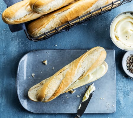 Baguette hálf bökuð skorin 50x130g