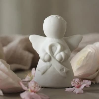 Engill bleika slaufan 7x4x9