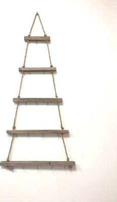 Trendcenter Stigi á vegg fyrir upphengivörur 50x105x2 viður