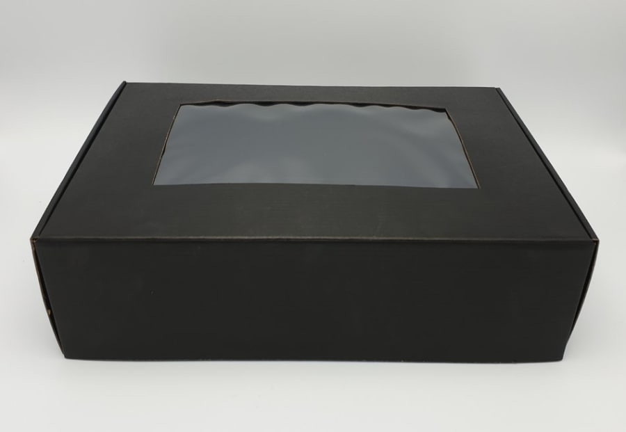 Gjafa/veislukassar svartir pappa m/glugga 46x30x10cm 20stk