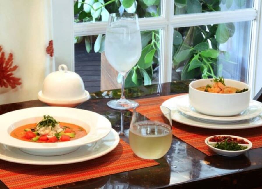 FOH hvítvínsvínglas á fæti 355 ml – plast