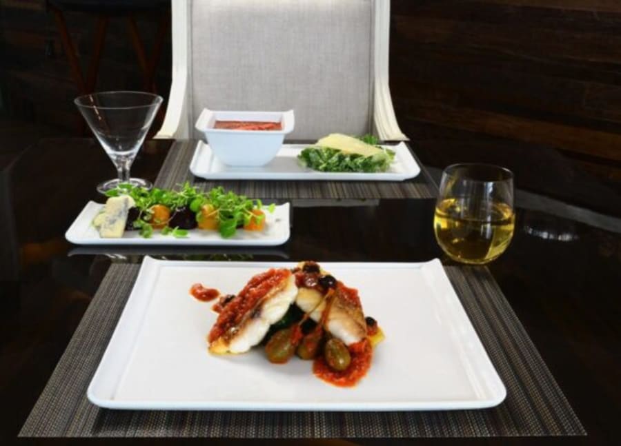 FOH hvítvínsvínglas á fæti 355 ml – plast