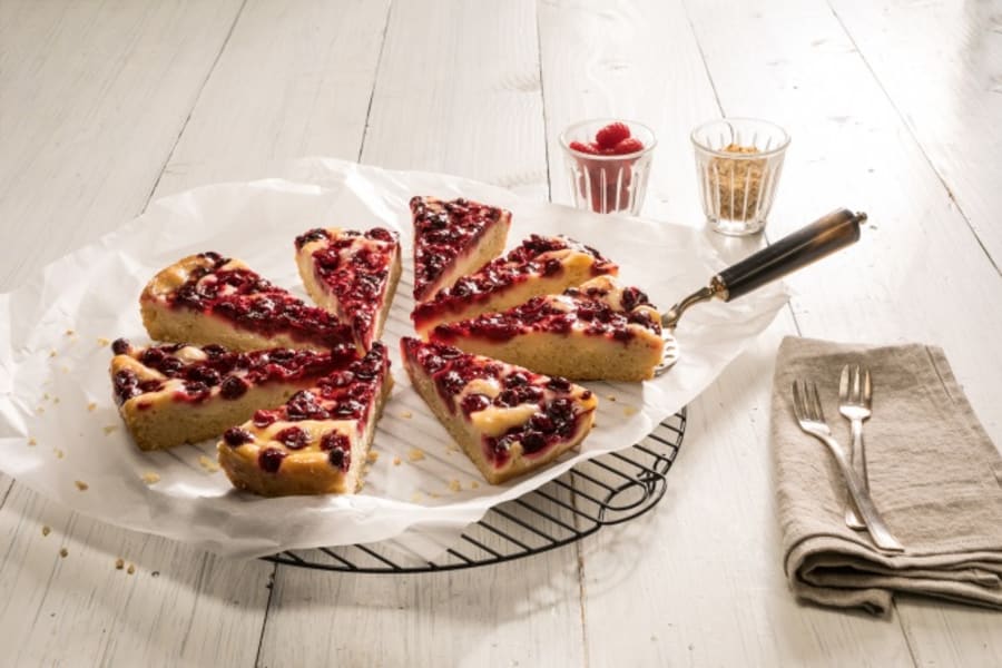 Hindberja og heslihnetukaka  vegan 1,35kg