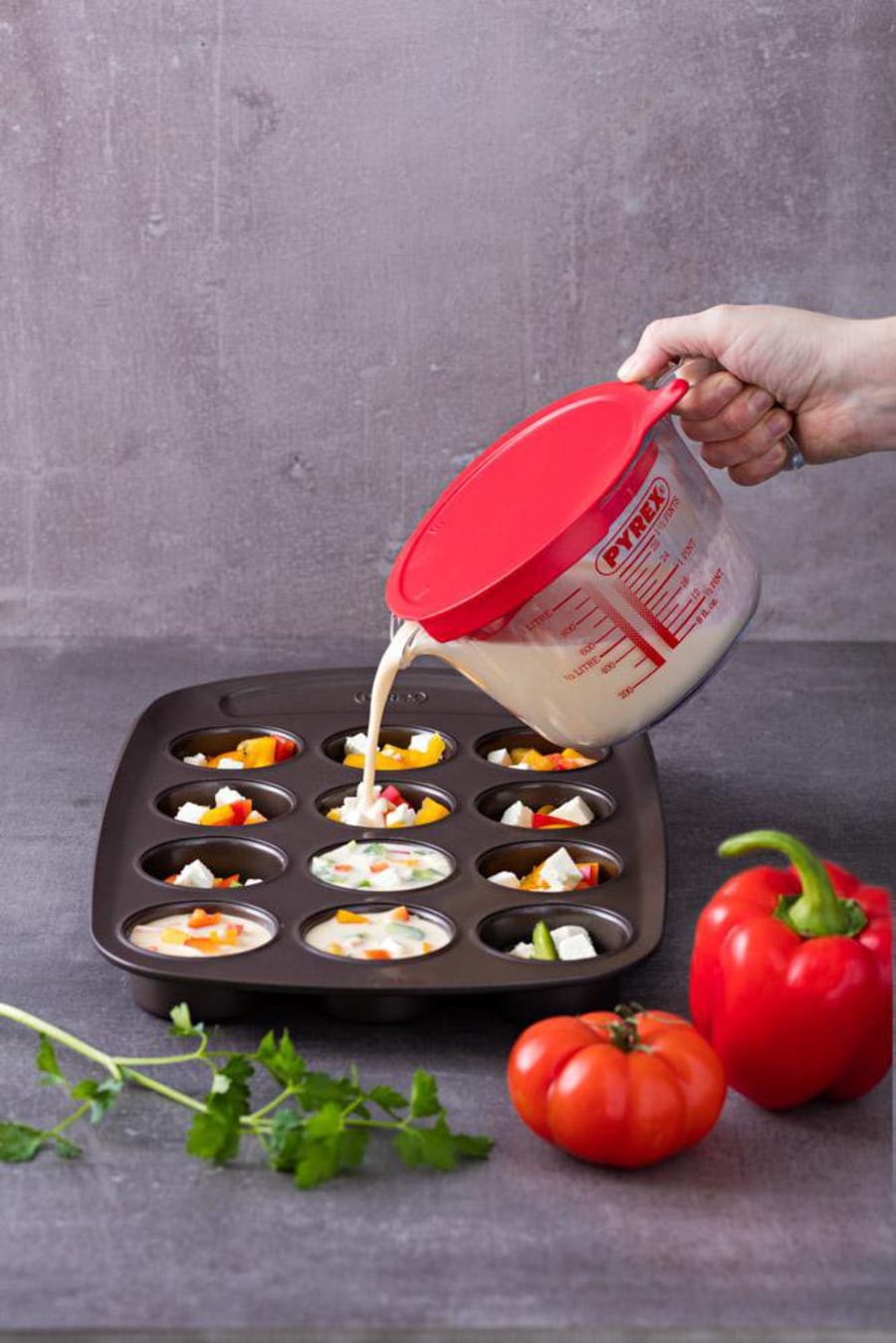 Pyrex Mælikanna gler með haldi og loki 1ltr