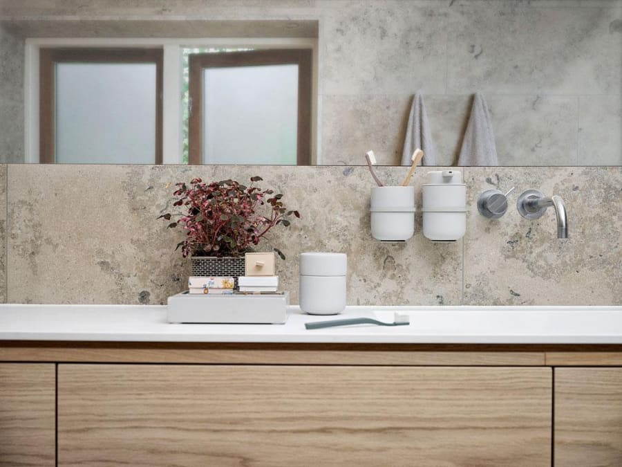 Zone Ume veggfesting fyrir sápuskammtara soft grey