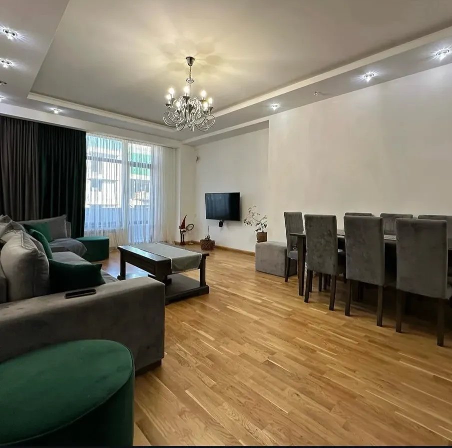 4 ՍԵՆՅԱԿ / ՊԵՆՏՀԱՈՒՍ/ՆՈՐԱԿԱՌՈՒՅՑ