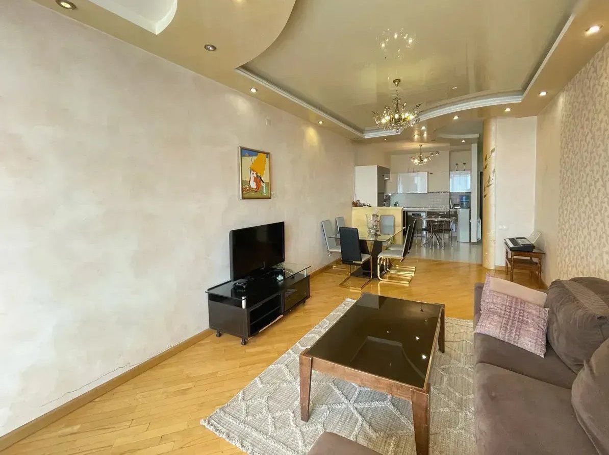 3 ՍԵՆՅԱԿ / /ՆՈՐԱԿԱՌՈՒՅՑ/