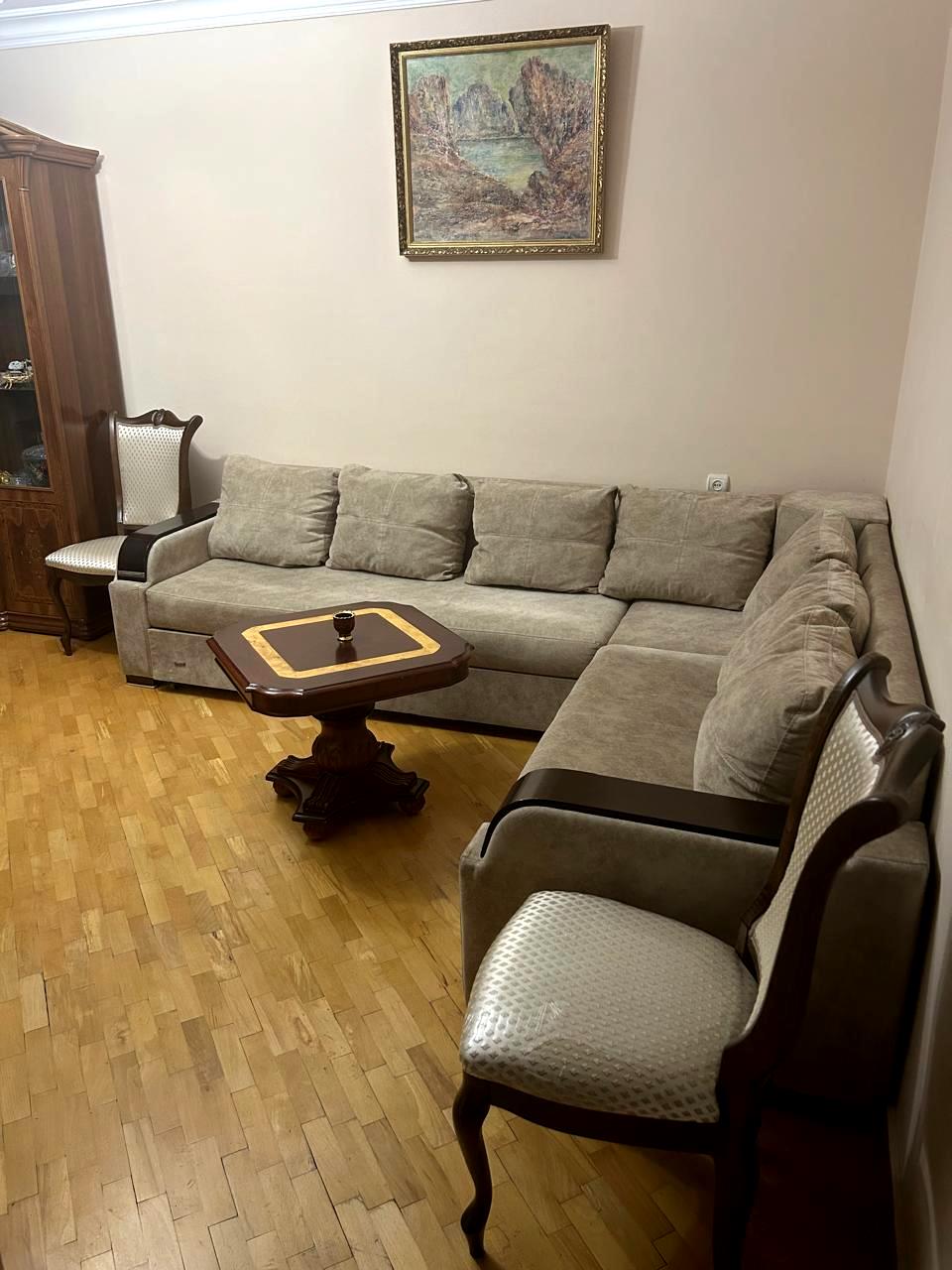 4 ՍԵՆՅԱԿ / ԱՎԱՆ