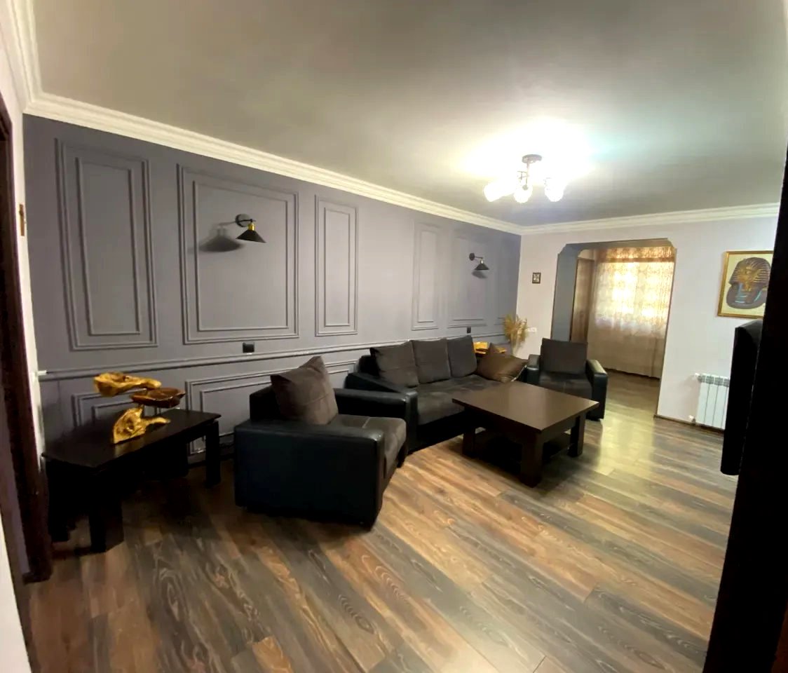 3 ՍԵՆՅԱԿ / ԳՈՒՅՔՈՎ