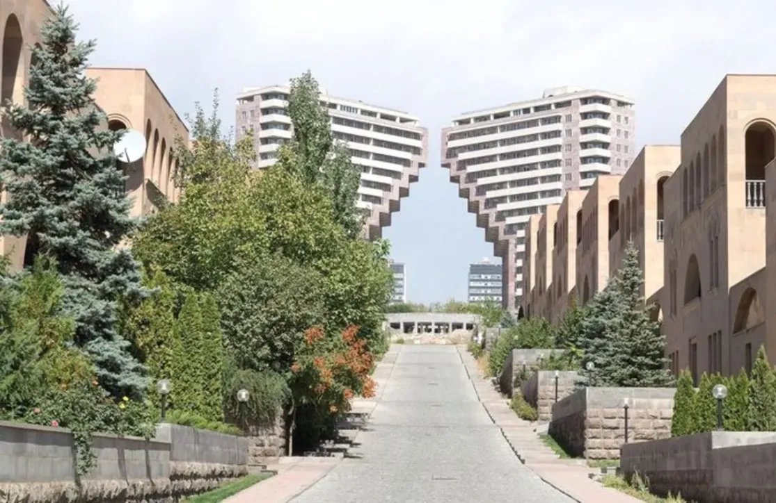 3 ՍԵՆՅԱԿ / ԱՎՏՈՏՆԱԿ/ ՆՈՐԱԿԱՌՈՒՅՑ