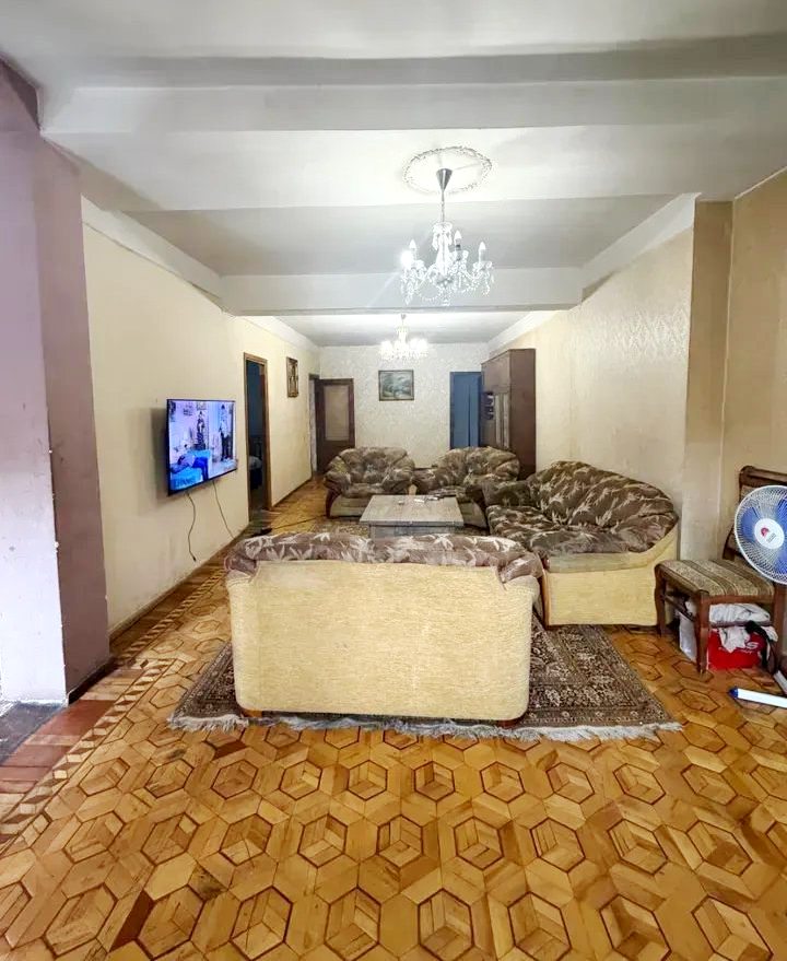ԿՈՄԻՏԱՍ /4 ՍԵՆՅԱԿ