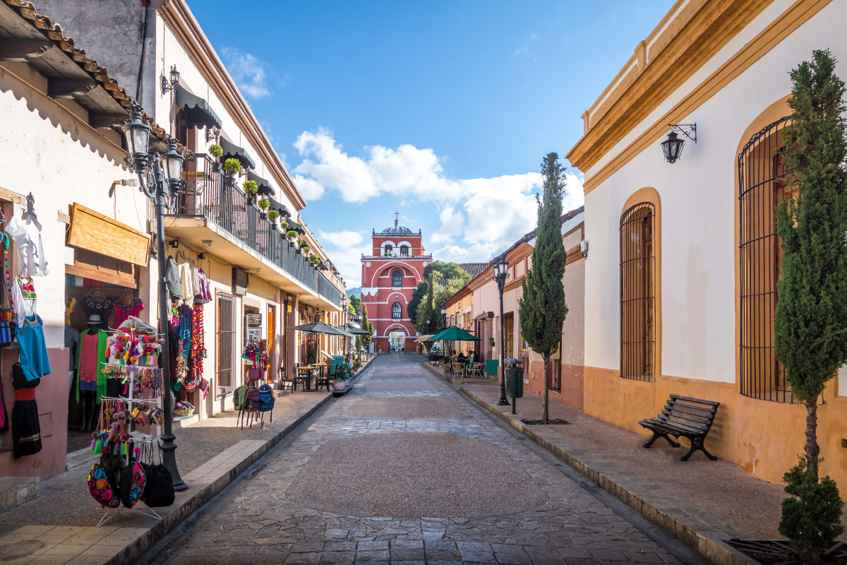 Street life in San Cristóbal de las Casas