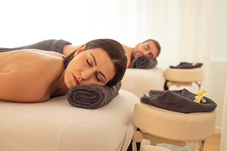 Couples massage