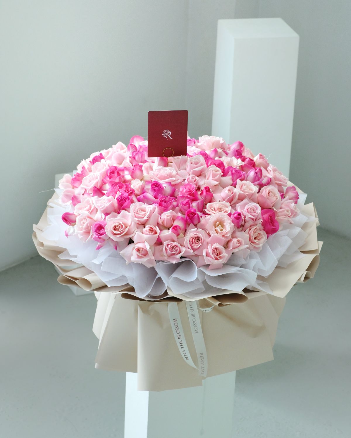 Giant Blooming Rose Flexed 3