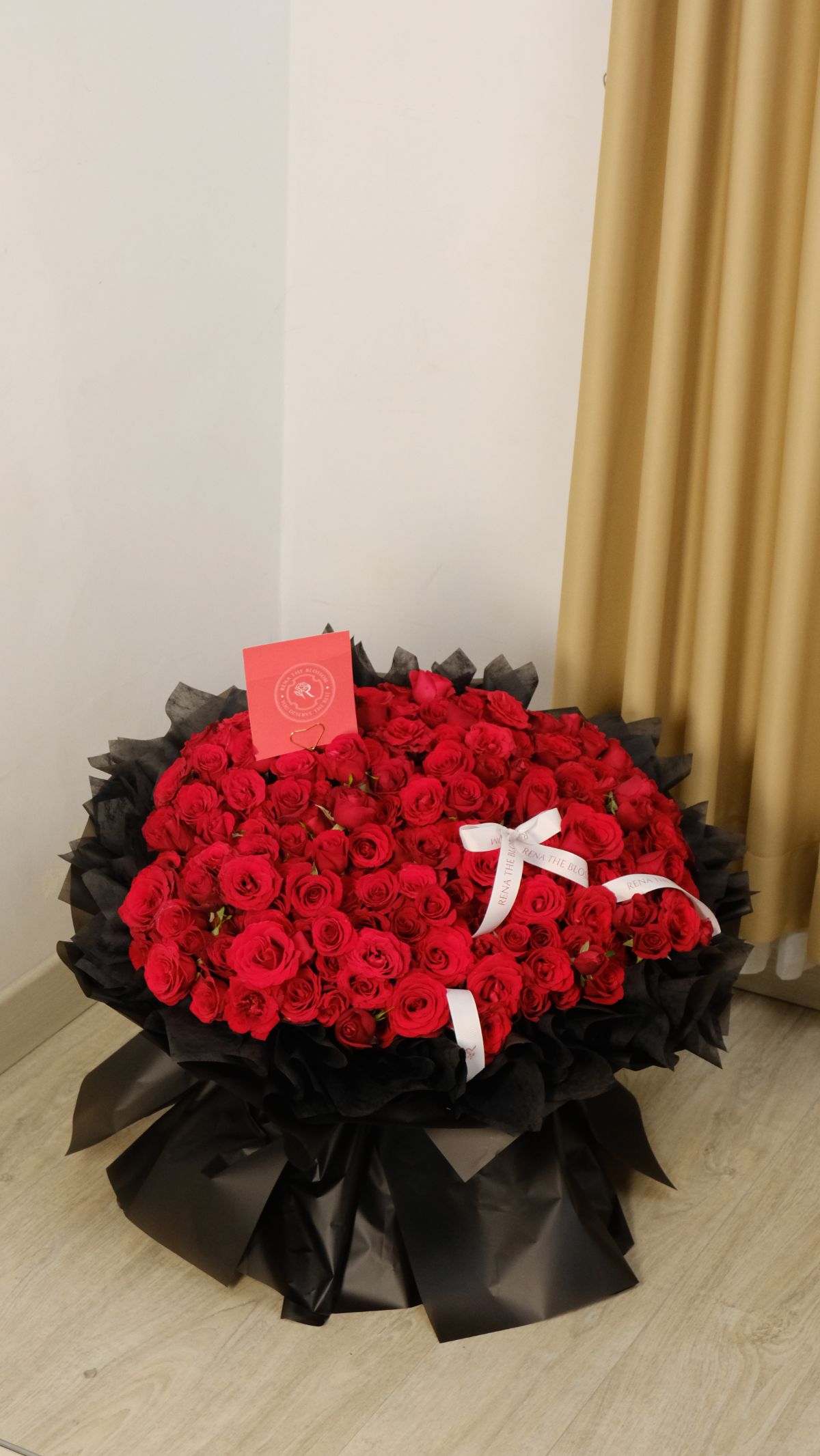 Giant Red 240 Stems 3