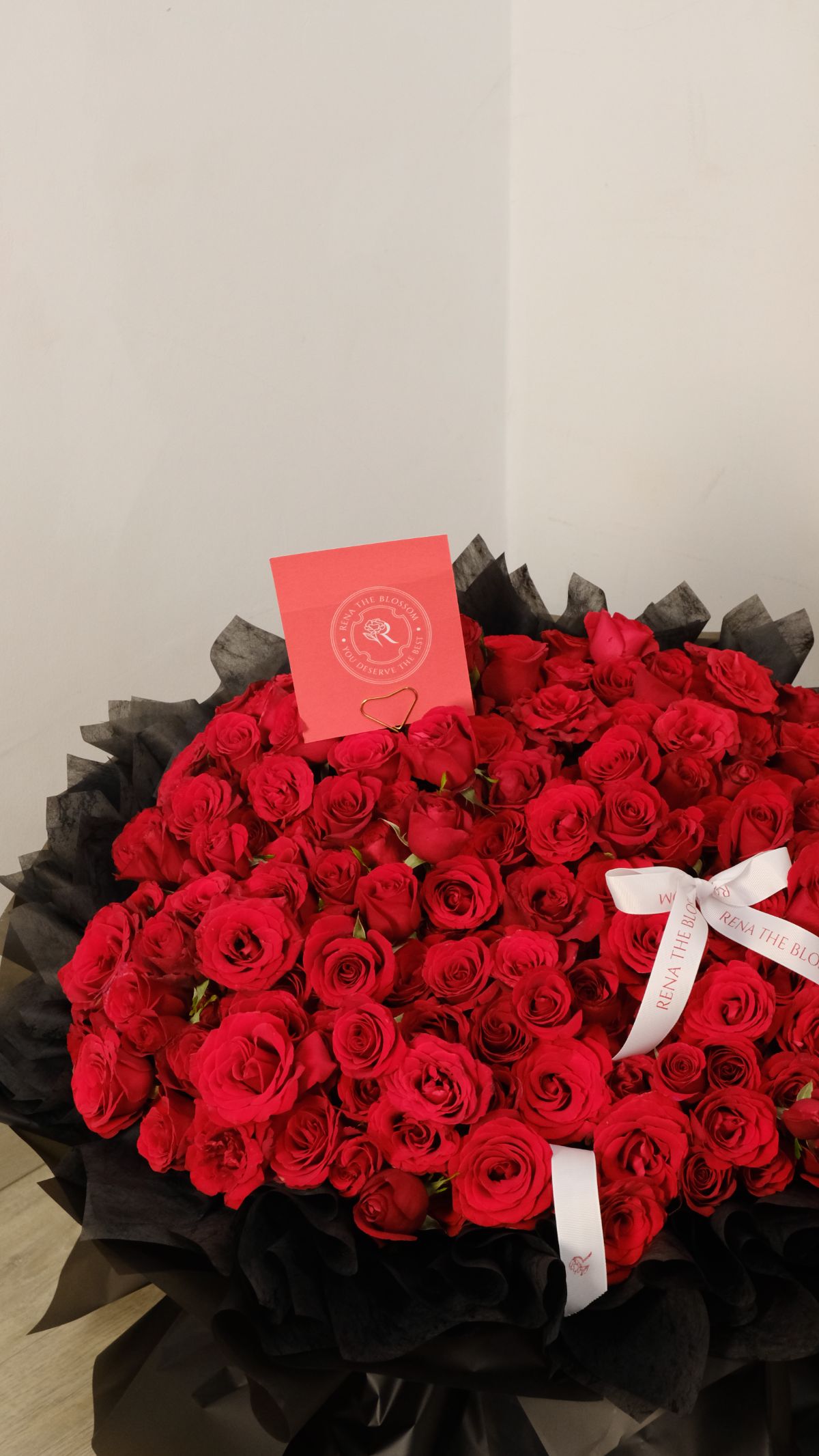 Giant Red 240 Stems 4