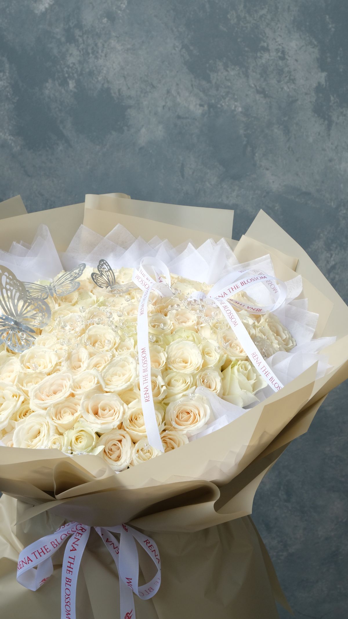 100 stems White