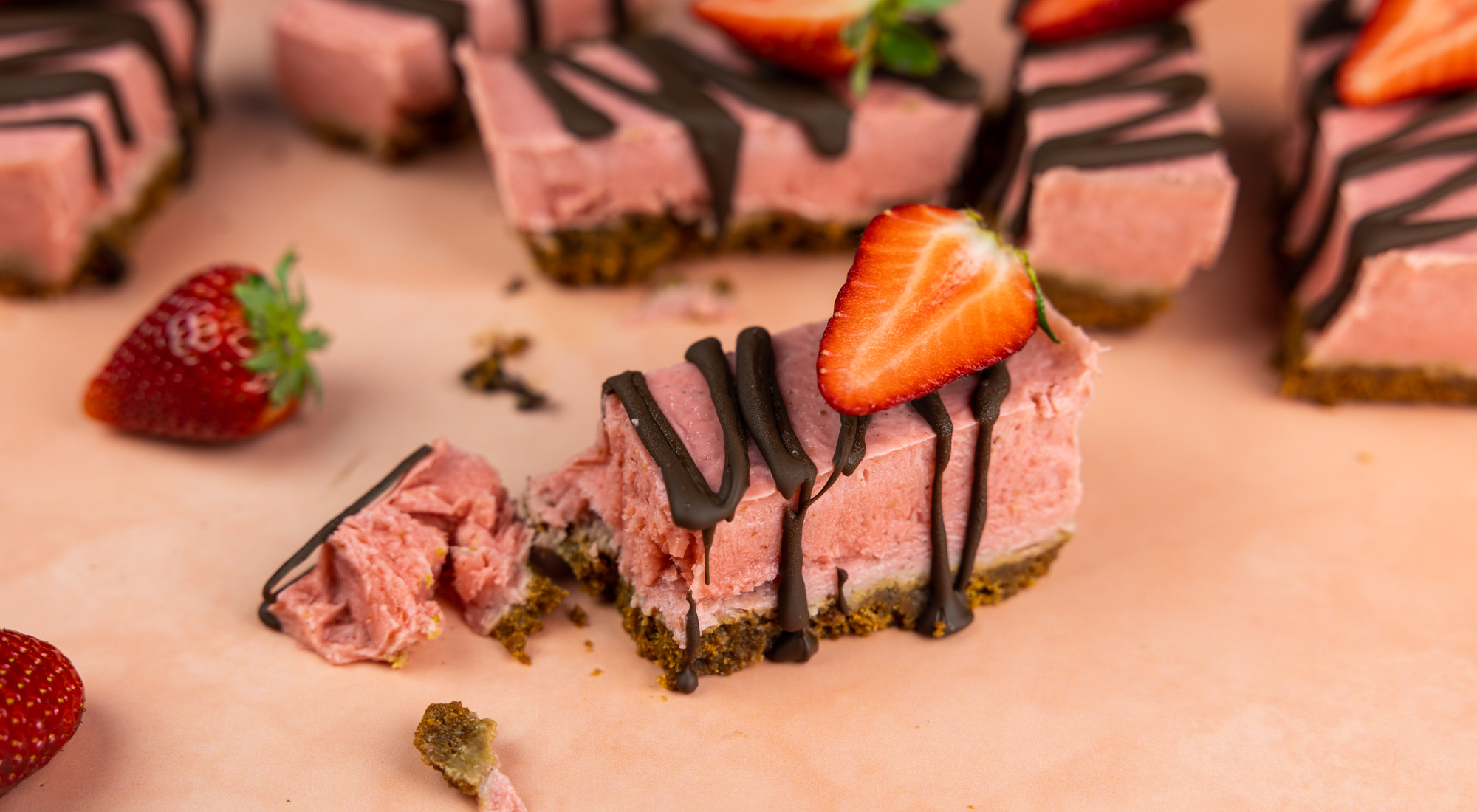 No-bake Erdbeerschnitten Rezept von MPREIS