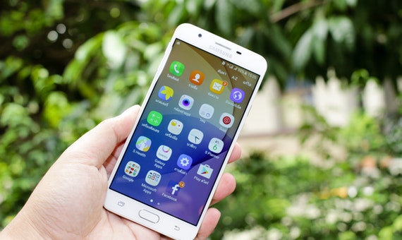 Smartphone Cara Menghindari Dampak Negatif Sosial Media
